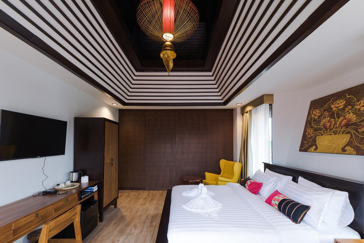 33 Poshtel (Adults Only) Hotell Chiang Mai Exteriör bild