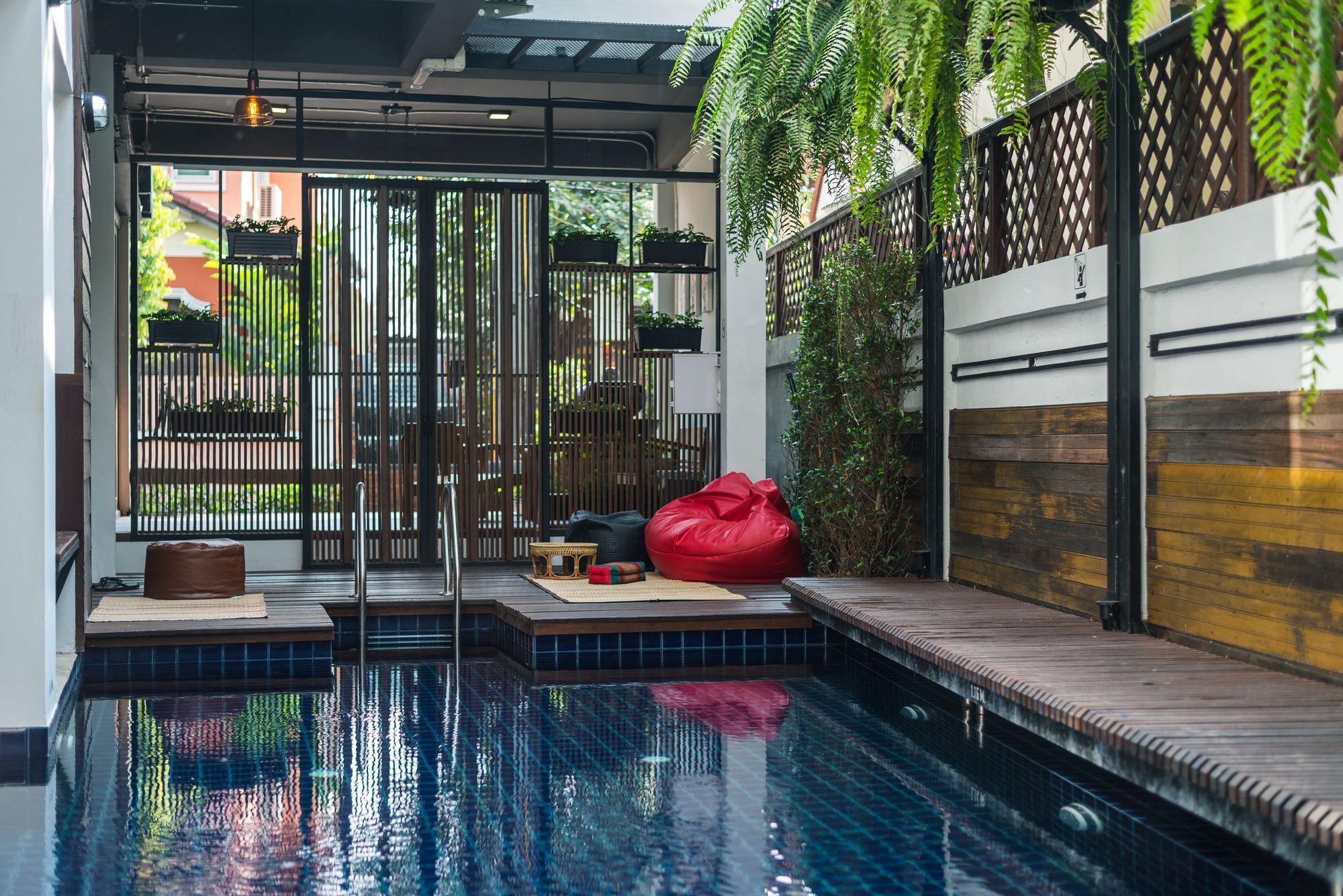 33 Poshtel (Adults Only) Hotell Chiang Mai Exteriör bild
