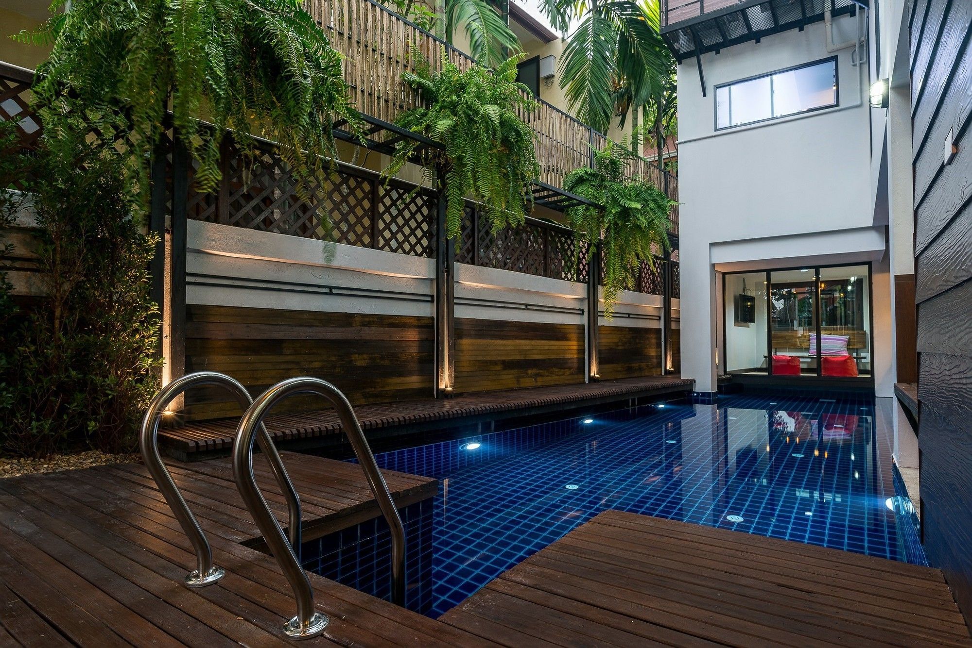 33 Poshtel (Adults Only) Hotell Chiang Mai Exteriör bild