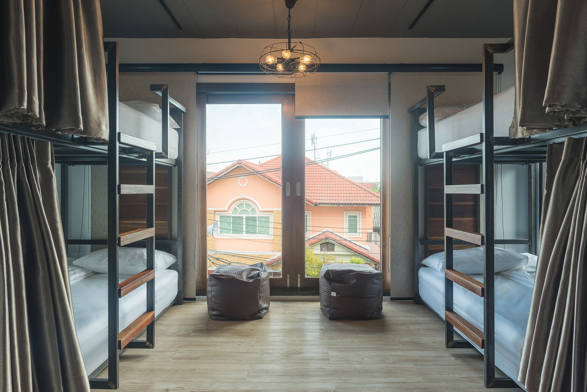 33 Poshtel (Adults Only) Hotell Chiang Mai Exteriör bild