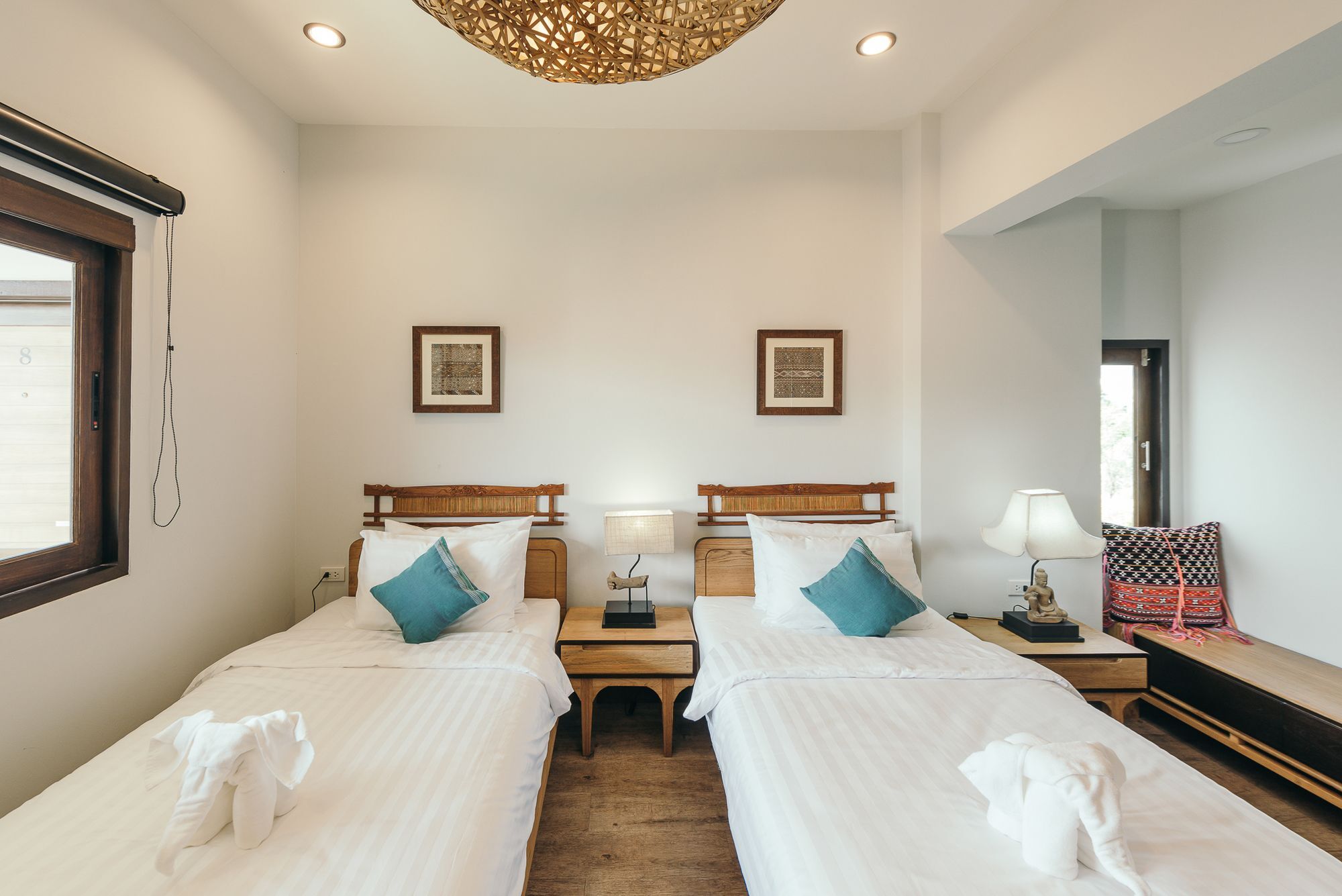 33 Poshtel (Adults Only) Hotell Chiang Mai Exteriör bild